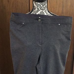 Woman’s Chico Grey pants Size 2.5 (14)